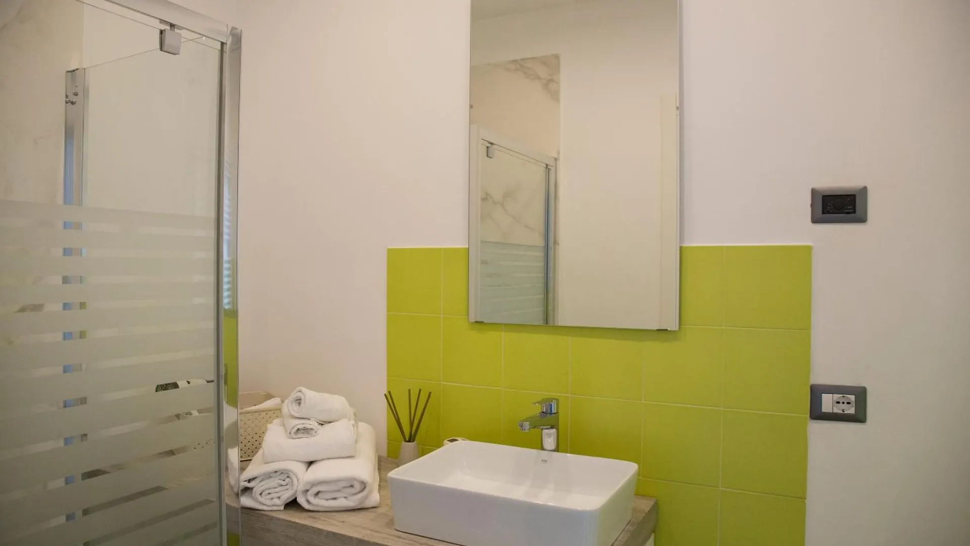 Rooms Garibaldi Naples 0*,